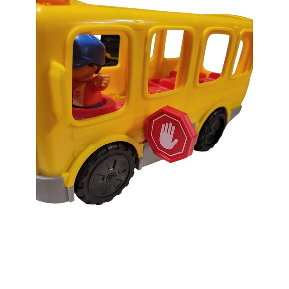 Little People School Bus with Driver Lights & Sounds - Picture 4 of 7